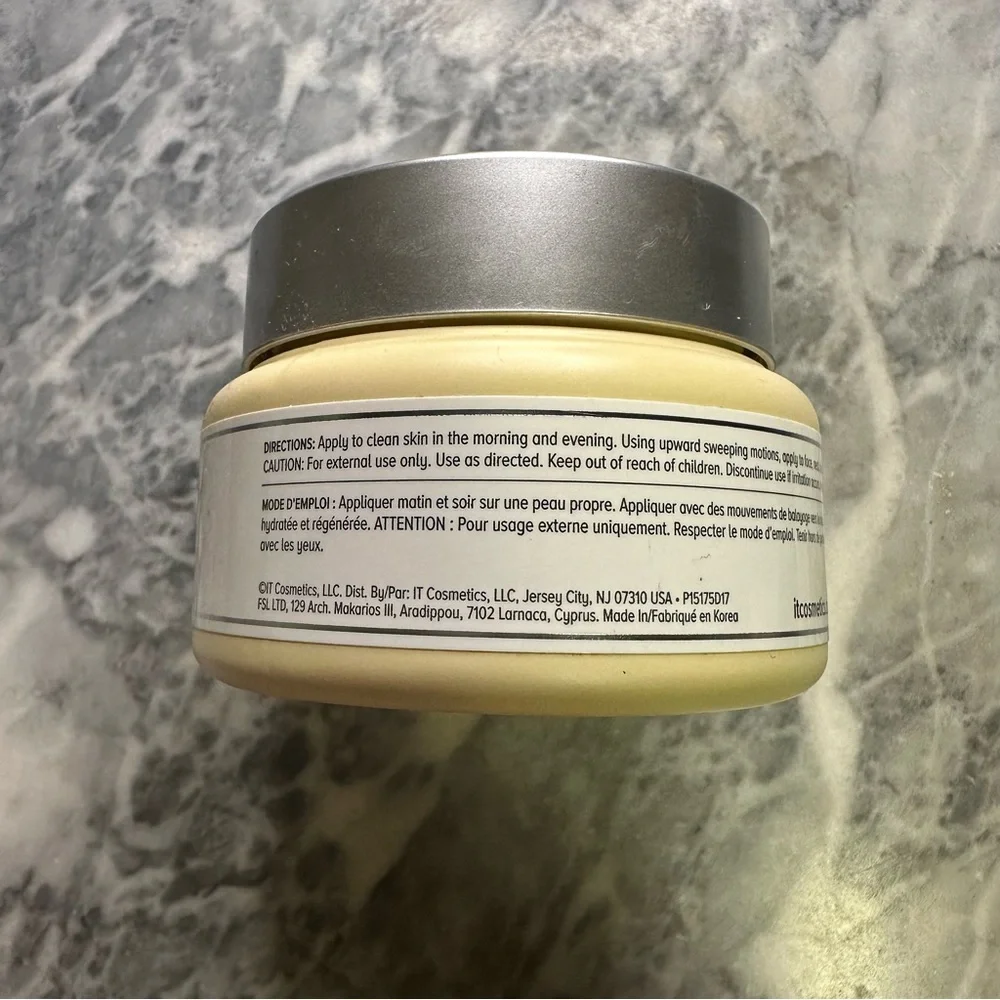 It Cosmetics Confidence in a Cream Anti-Aging Moisturizer‎
